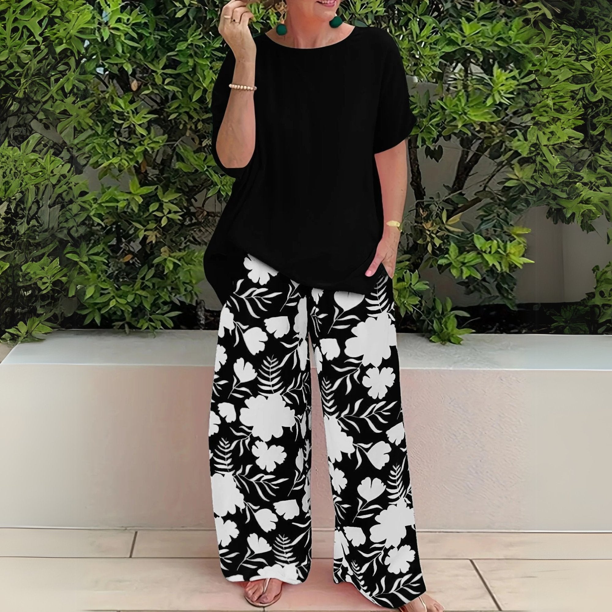 Plus Size Two-Piece Set Floral Wide-Leg Pants Relaxed Top - Carbon Black